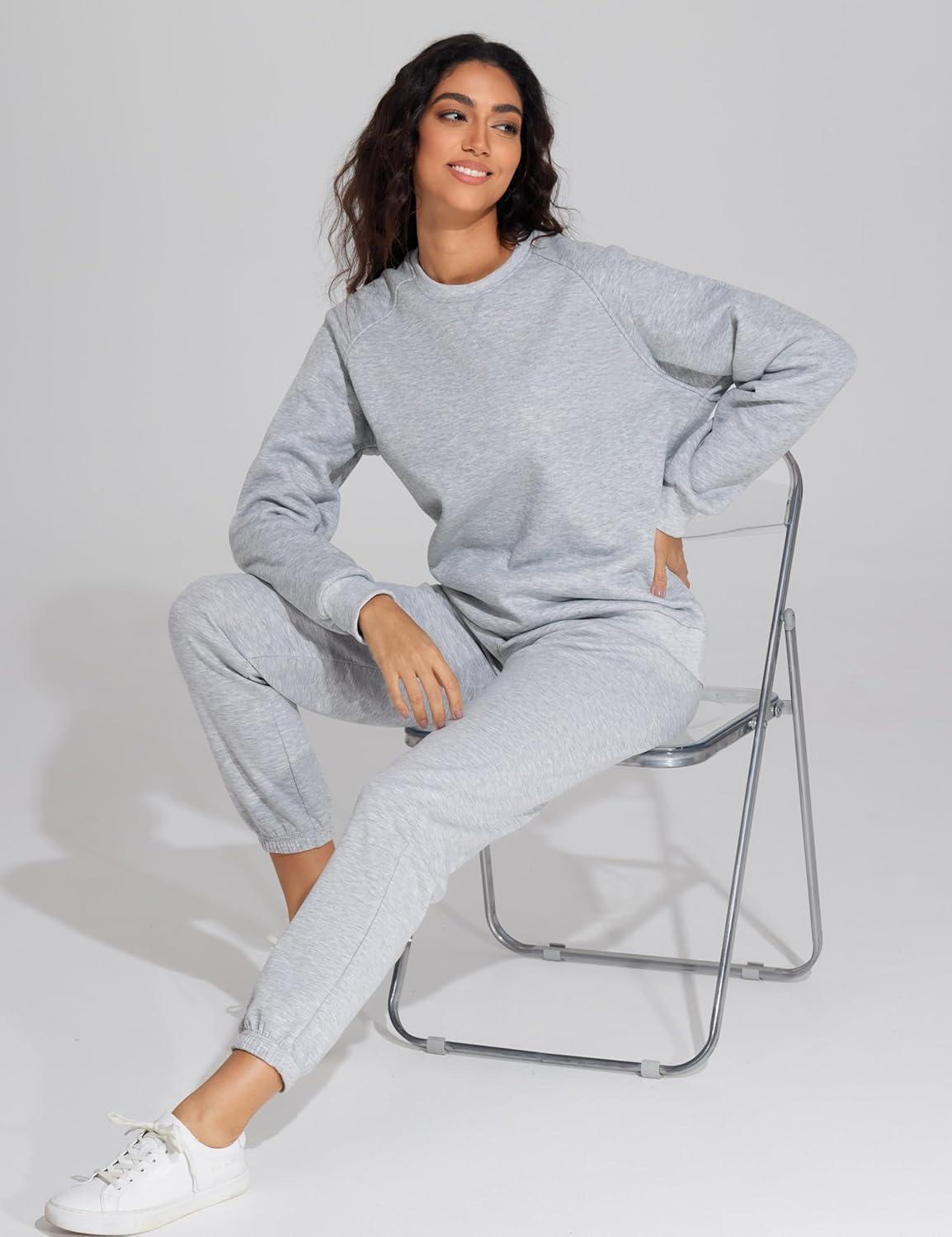 imageTHE GYM PEOPLE Womens Long Sleeves Fleece Sweatshirts Loose Fit Crewneck Workout Casual Pullover TopsHeather Grey